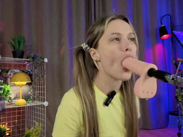 mirabelladoll1 webcam