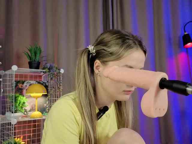 mirabelladoll1 webcam