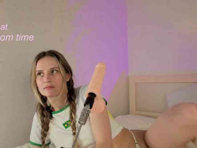 mirabelladoll1 webcam