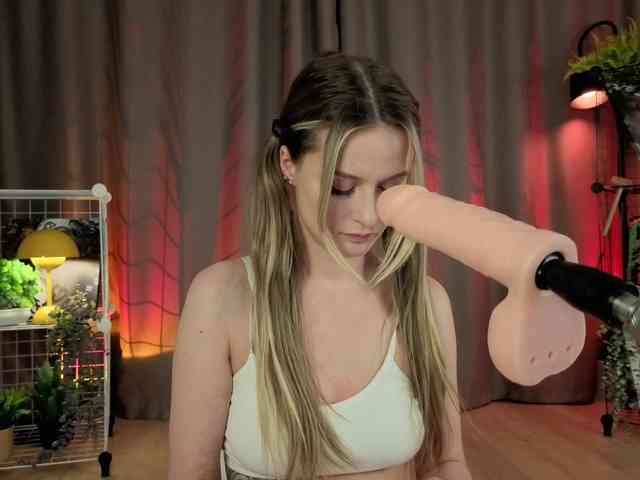 mirabelladoll1 webcam