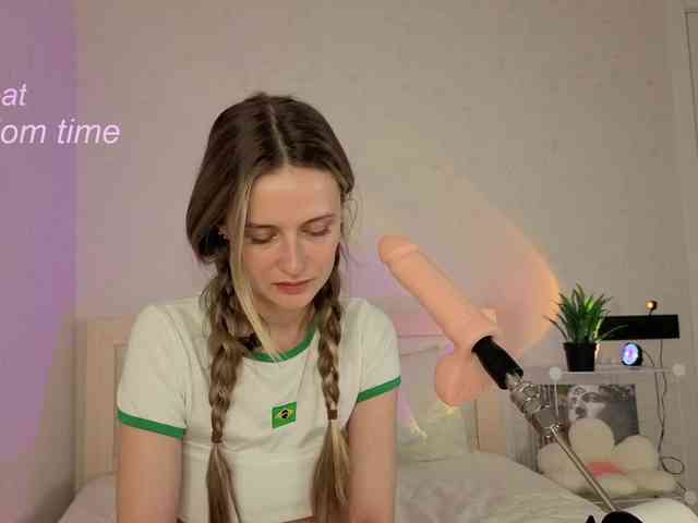 mirabelladoll1 webcam