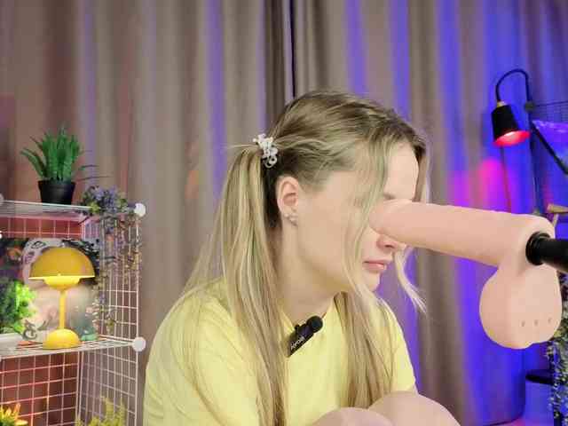 mirabelladoll1 webcam