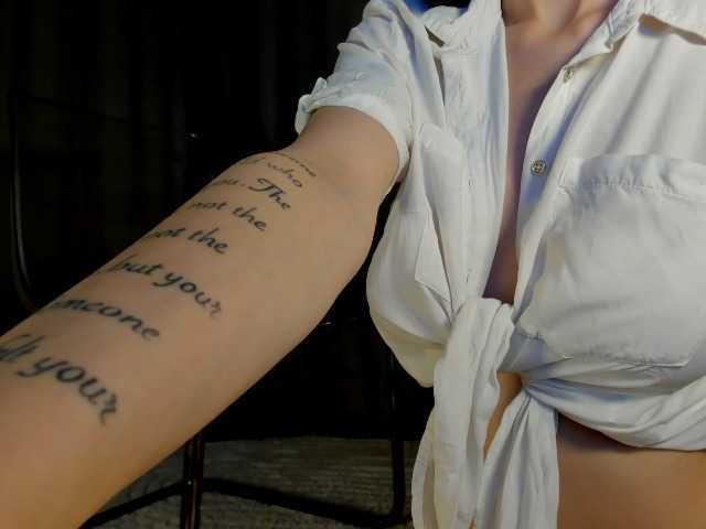 Blueeeediamond live cam preview