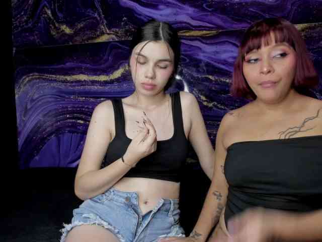 DirtyLadys69 webcam