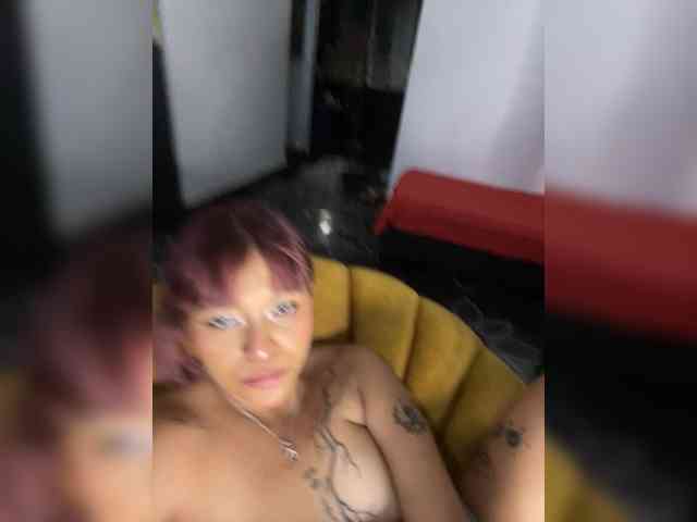 DirtyLadys69 webcam