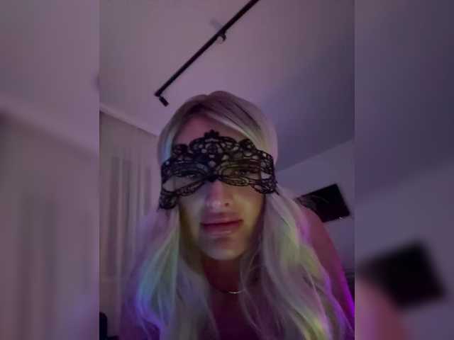 MollyLoveX live cam on BongaCams