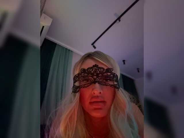 MollyLoveX live cam on BongaCams