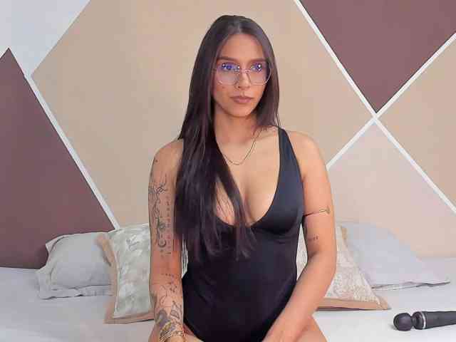 Model: AnaBustamante