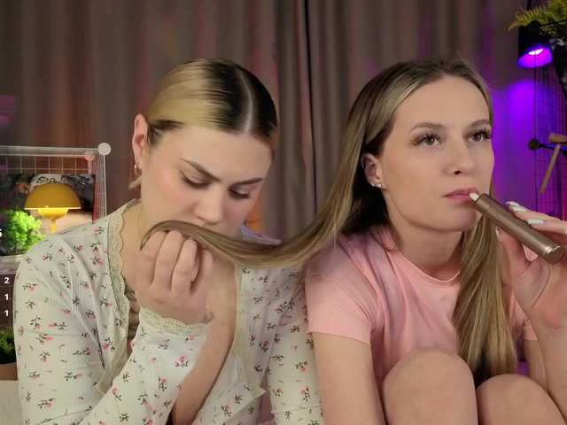 Mari8mira's BongaCams show and profile