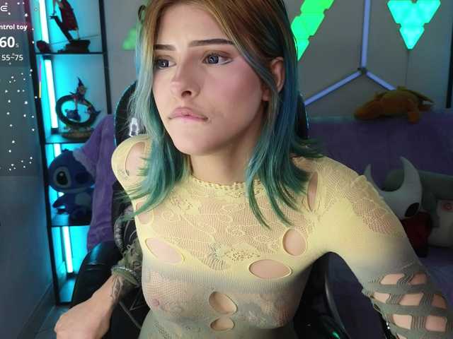 ElyCandyCurse live cam on BongaCams