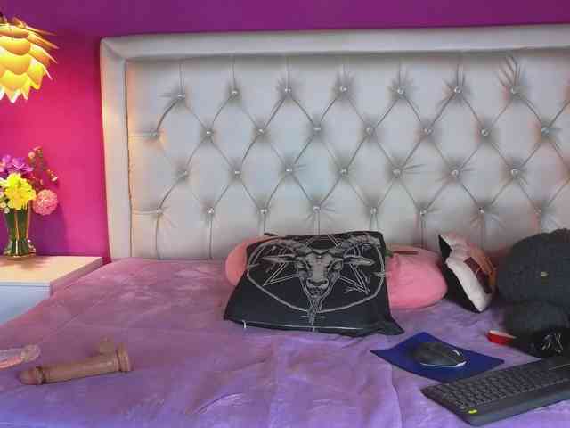 ElyCandyCurse webcam