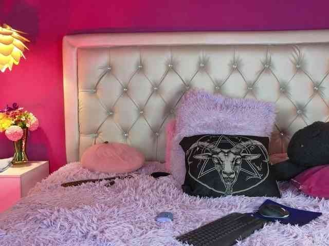 ElyCandyCurse webcam