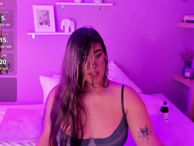 le modèle Diana-the-giant est en webcam porno dans un show sur le site bongacams, il possède les tags suivants: Latino/Hispanic,Blonde,Hairy