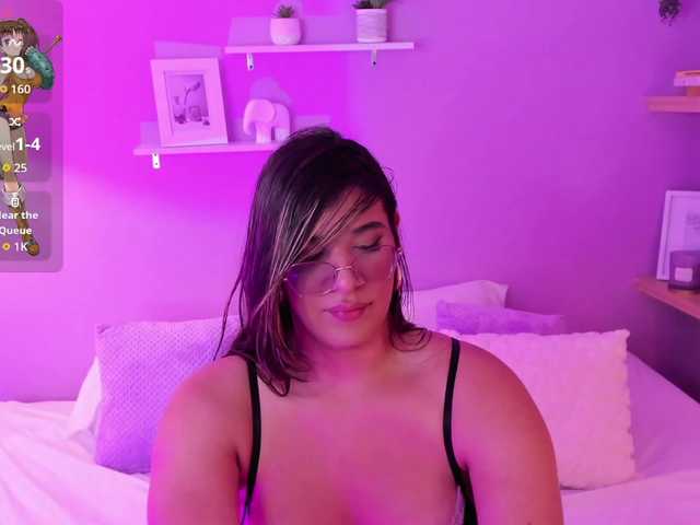 Diana-the-giant live cam on BongaCams