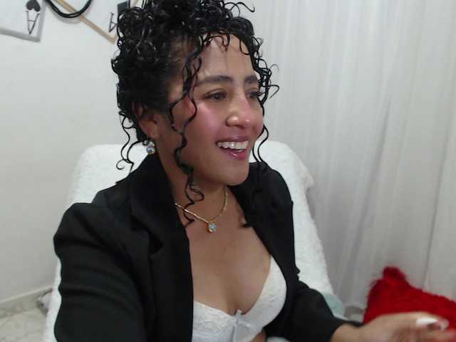 23velvet live cam on BongaCams