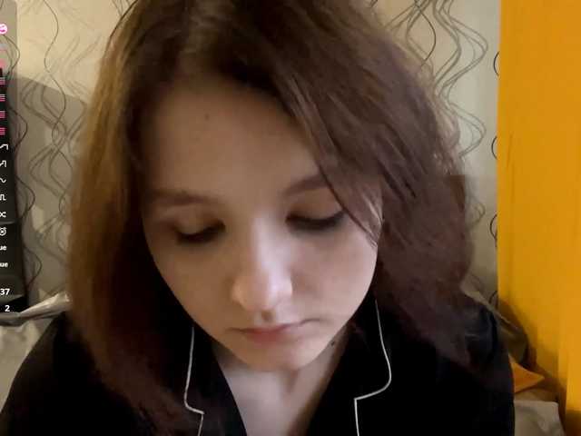 le modèle SibylNasby est en webcam porno dans un show sur le site bongacams, il possède les tags suivants: White/Caucasian,Brunette,Shaved