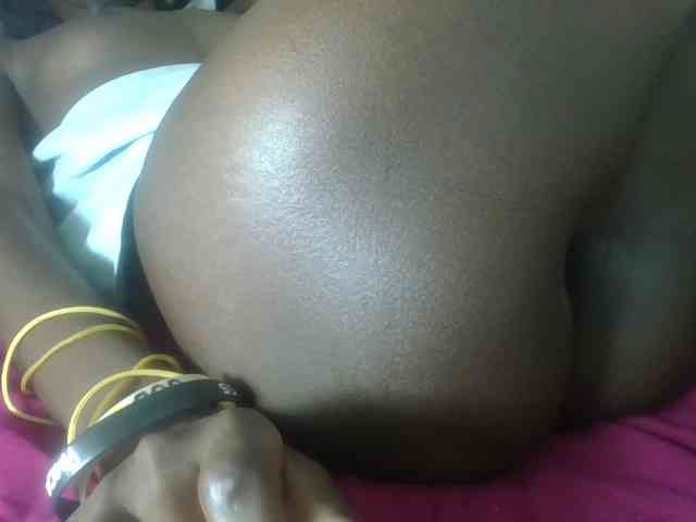 Lovelyebony7