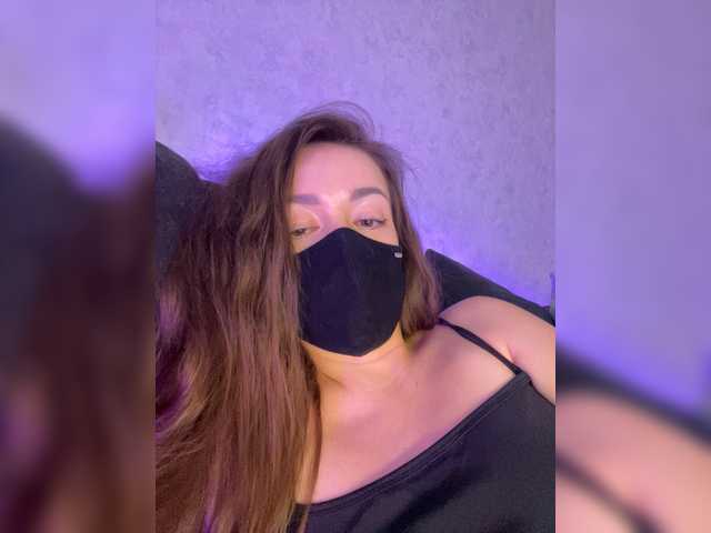 Veneralove777 live cam on BongaCams