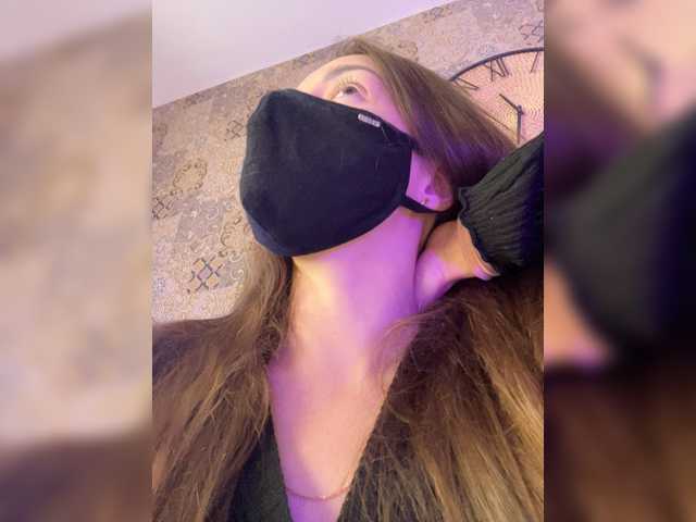 Veneralove777 live webcam show