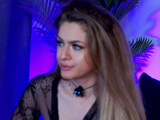 NayaQuinn live cam on BongaCams
