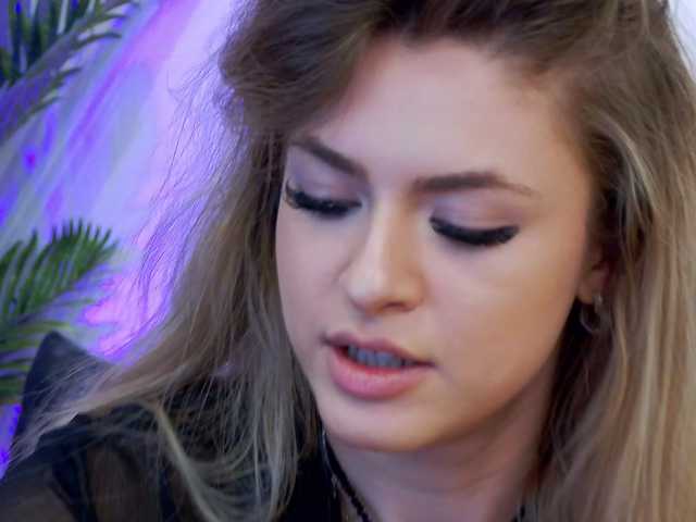 NayaQuinn live cam on BongaCams