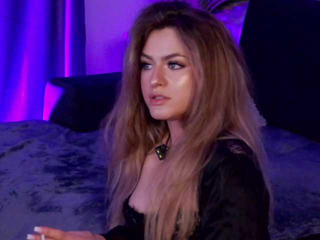 NayaQuinn live cam on BongaCams
