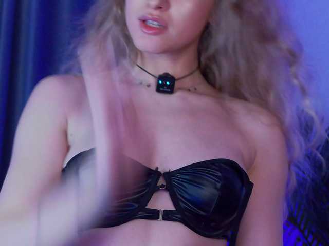NayaQuinn live cam on BongaCams