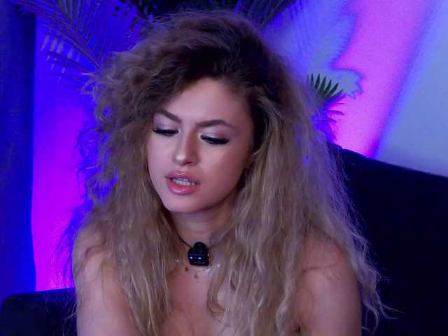 NayaQuinn live cam on BongaCams