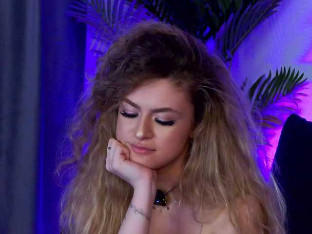 NayaQuinn live cam on BongaCams