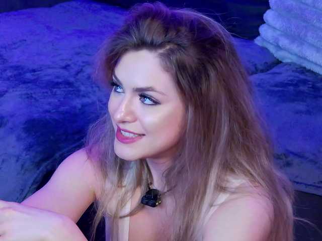 NayaQuinn live cam on BongaCams