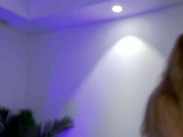 NayaQuinn webcam