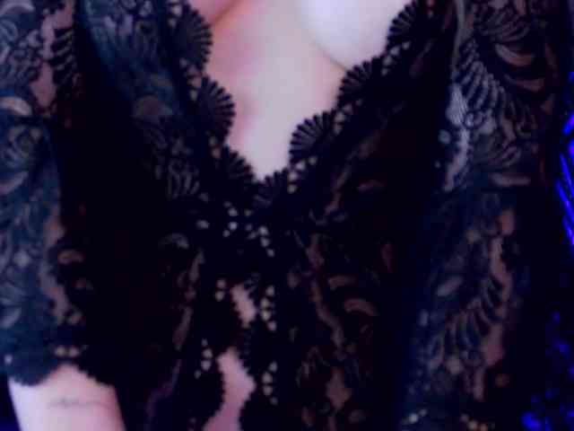 NayaQuinn webcam