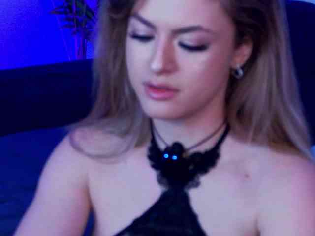 NayaQuinn webcam