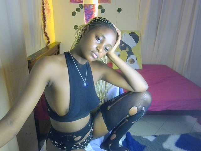 Ambrosiana live cam on BongaCams