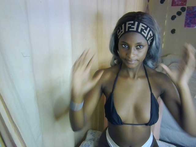 Ambrosiana live cam on BongaCams