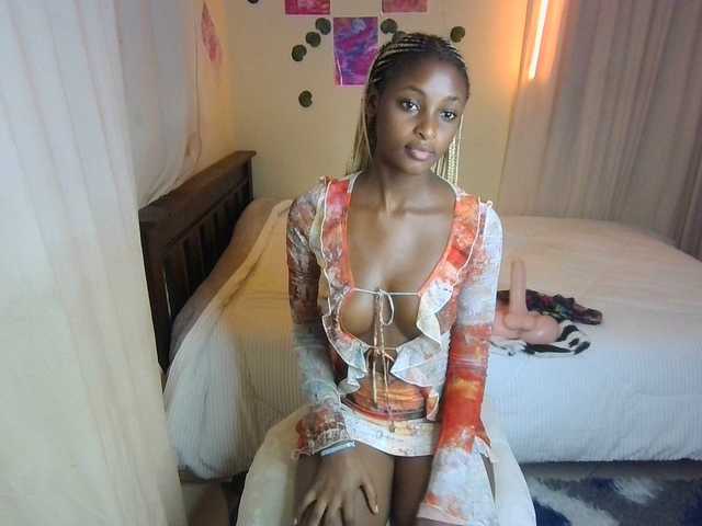 Ambrosiana live cam on BongaCams