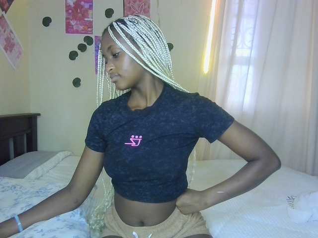 Ambrosiana live cam on BongaCams
