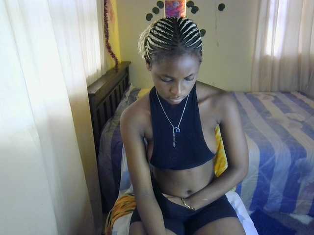 Ambrosiana live cam on BongaCams