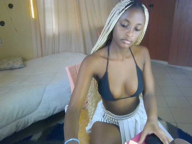 Ambrosiana live cam on BongaCams