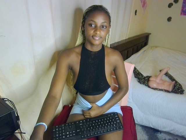 Ambrosiana live cam on BongaCams