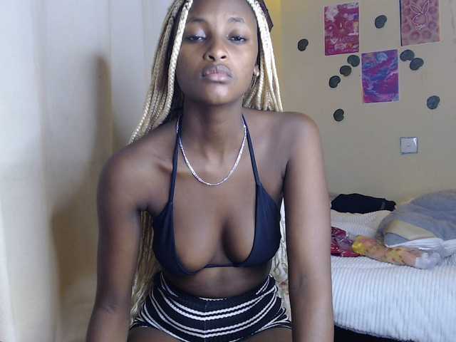 Ambrosiana live cam on BongaCams