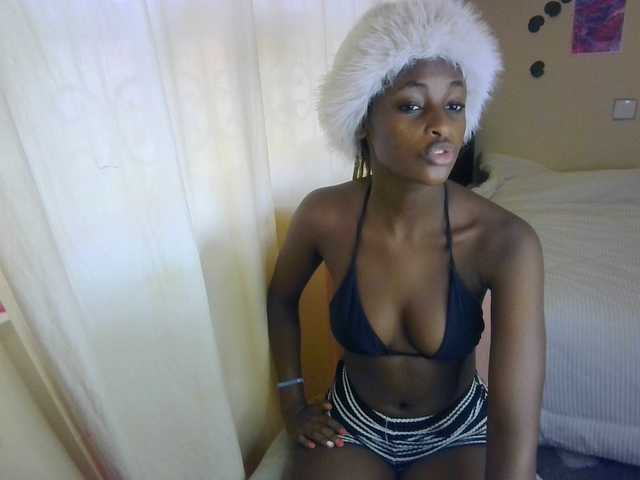 Ambrosiana live cam on BongaCams