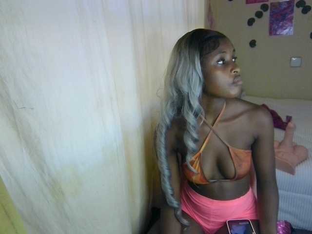 Ambrosiana live cam on BongaCams