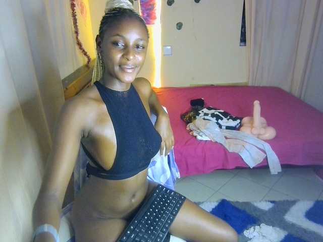 Ambrosiana live cam on BongaCams