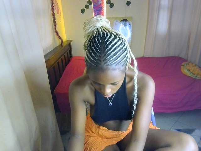 Ambrosiana live cam on BongaCams
