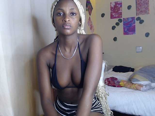 Ambrosiana live cam on BongaCams