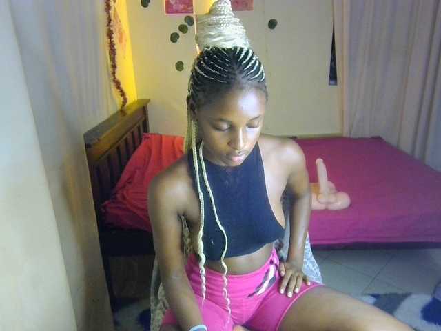 Ambrosiana live cam on BongaCams