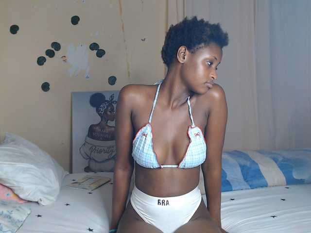 Ambrosiana live cam on BongaCams
