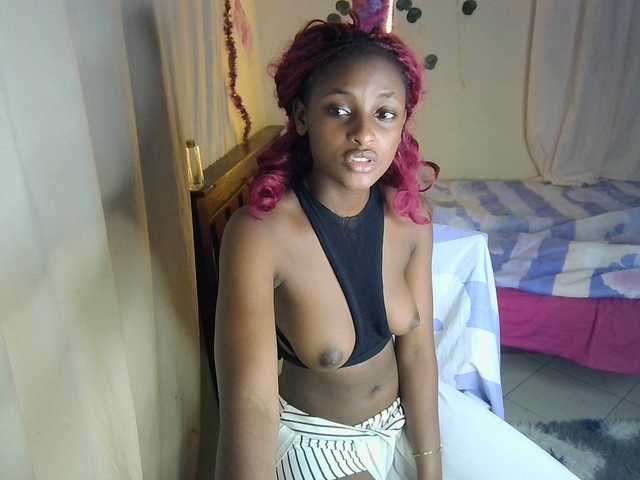 Ambrosiana live cam on BongaCams