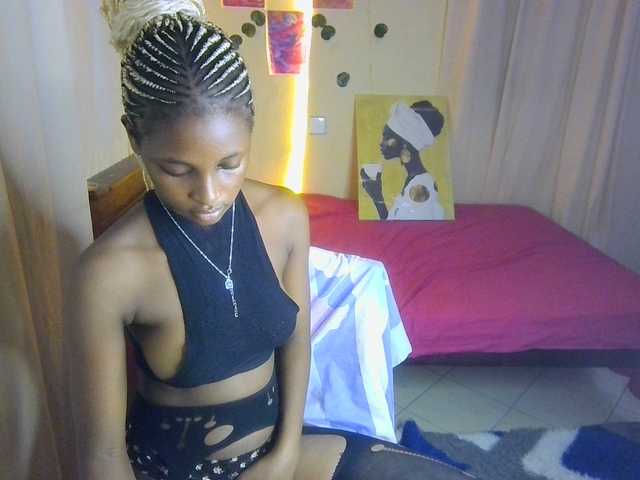 Ambrosiana live cam on BongaCams